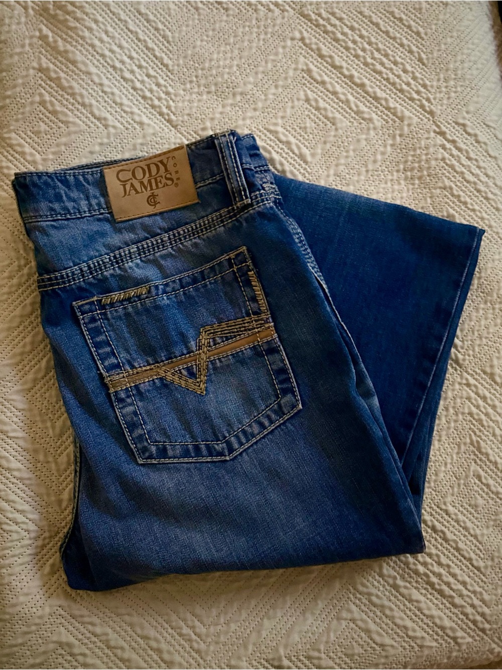 Cody James Men’s Bootcut Jeans in Medium Blue